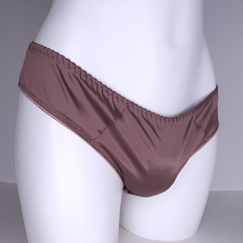 Terra Comfort: Beige Satin Thongs for Men